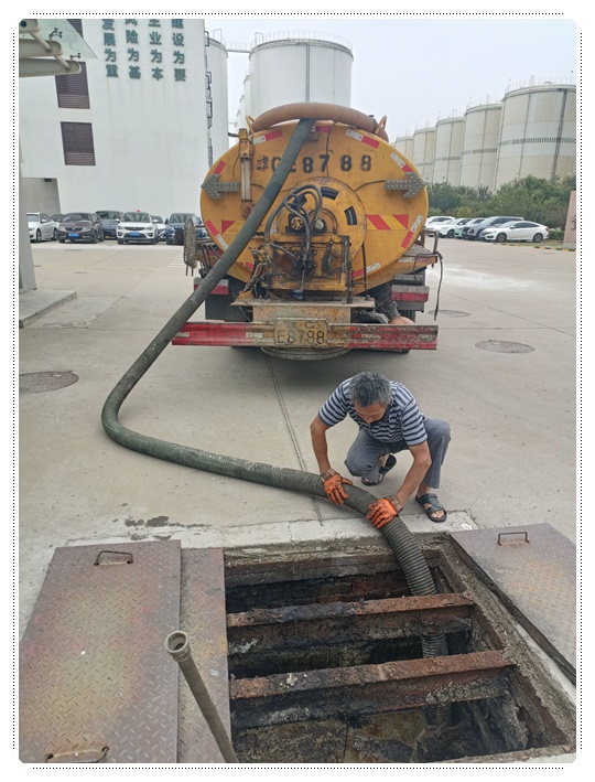 贡井隔油池清掏